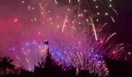 重庆女孩放烟花爆料视频,璀璨瞬间引网友热议